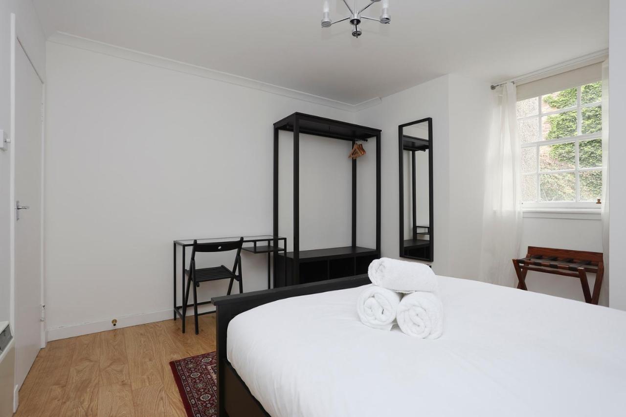 Joivy 1 Bed Flat, Heart Of Grassmarket Единбург Екстер'єр фото