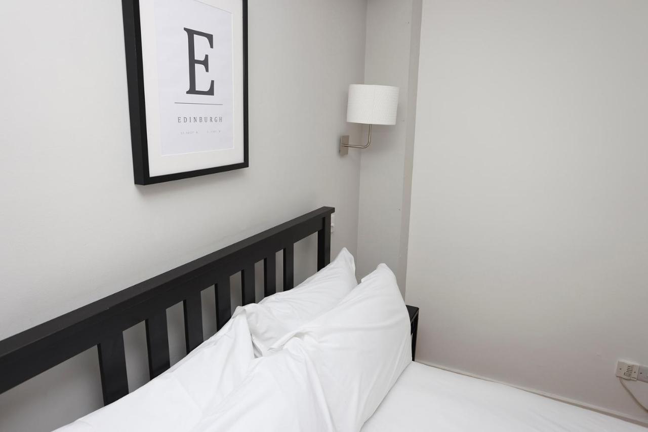 Joivy 1 Bed Flat, Heart Of Grassmarket Единбург Екстер'єр фото