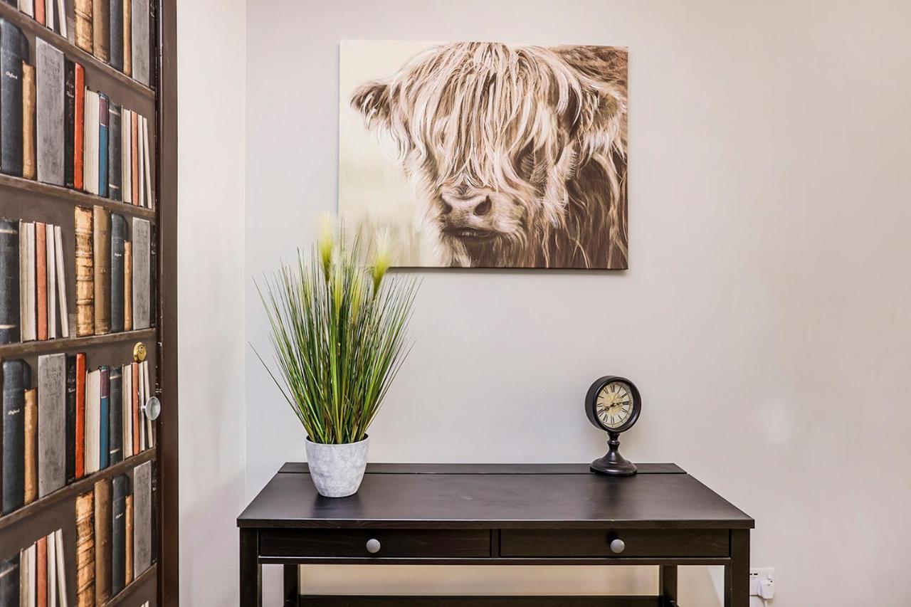 Joivy 1 Bed Flat, Heart Of Grassmarket Единбург Екстер'єр фото