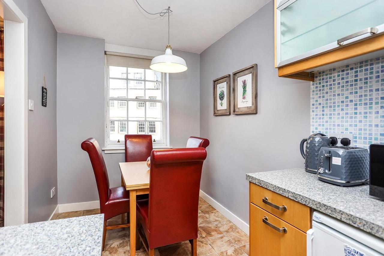 Joivy 1 Bed Flat, Heart Of Grassmarket Единбург Екстер'єр фото